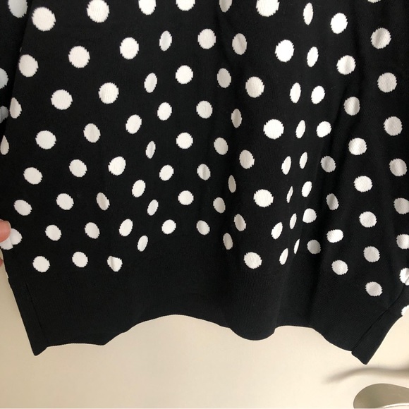 Black and white polka dot knit top. - Picture 6 of 10